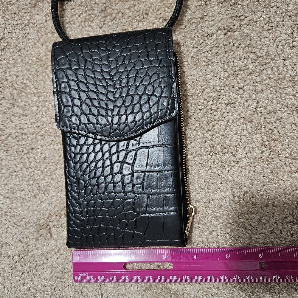 NWOT A New Day Phone Pouch Phone Purse Wallet Crossbody
